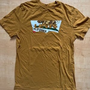 Levi’s California Bear Flag Logo mustard short sleeve men’s shirt